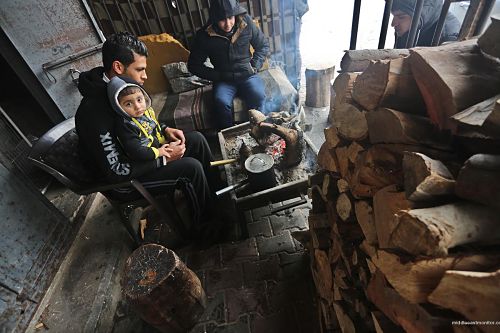 Les Gazaouis se tournent vers le bois pour se chauffer